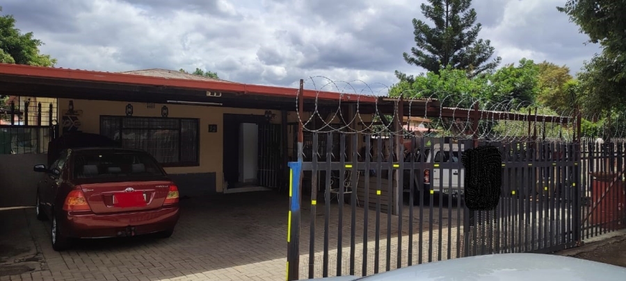 4 Bedroom Property for Sale in Oos Einde North West
